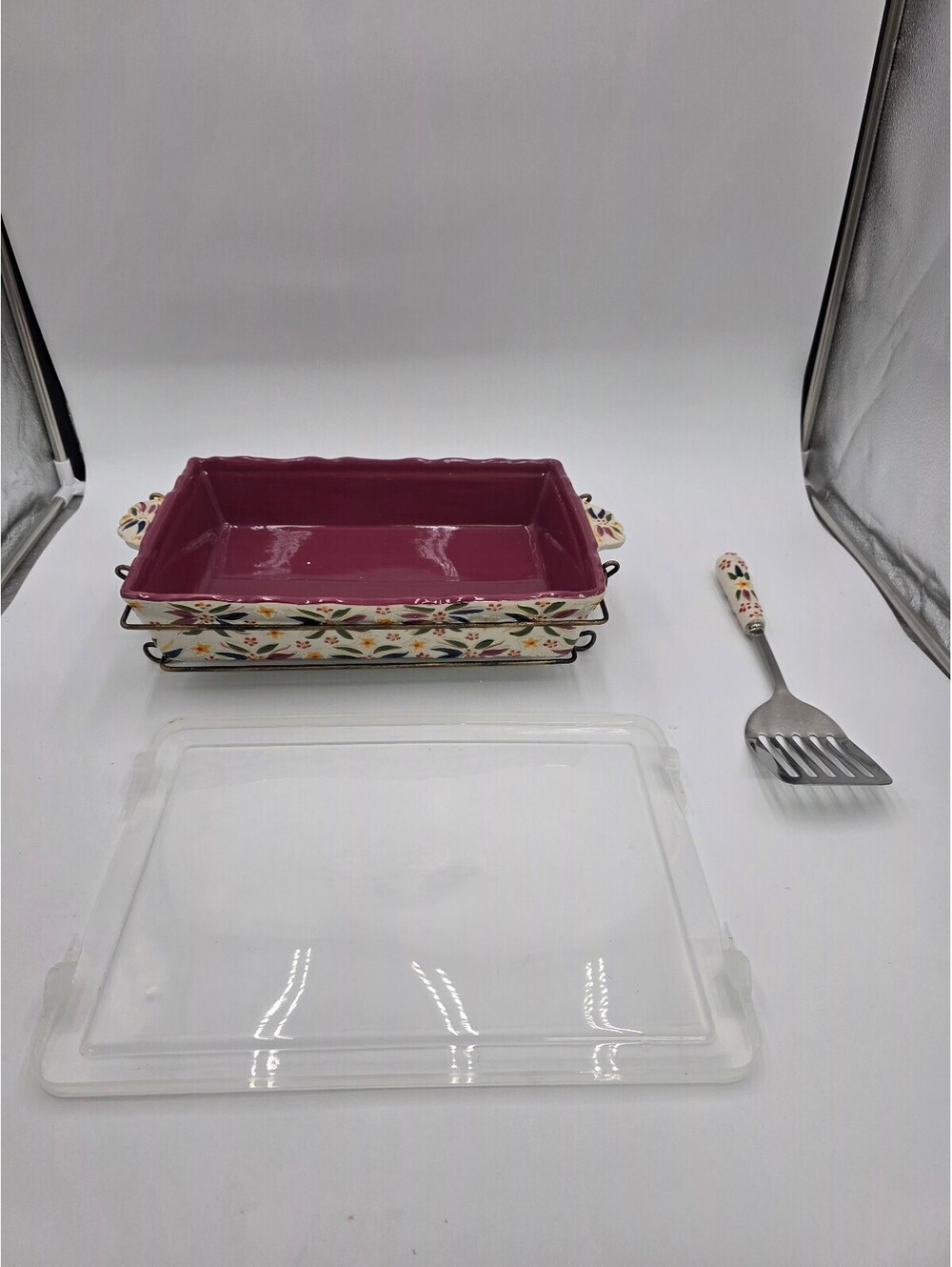 Temp-tations Presentable Ovenware 13x9 Baking Dish with Lid and Spatula